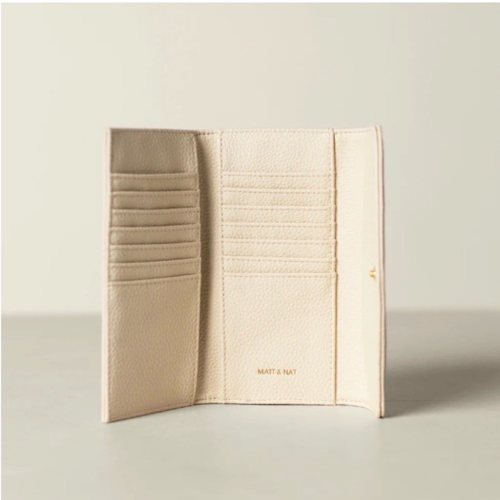 Matt & Nat Raye Cream Wallet from the Spring 2026 Jilly Box - Picture 4 of 5